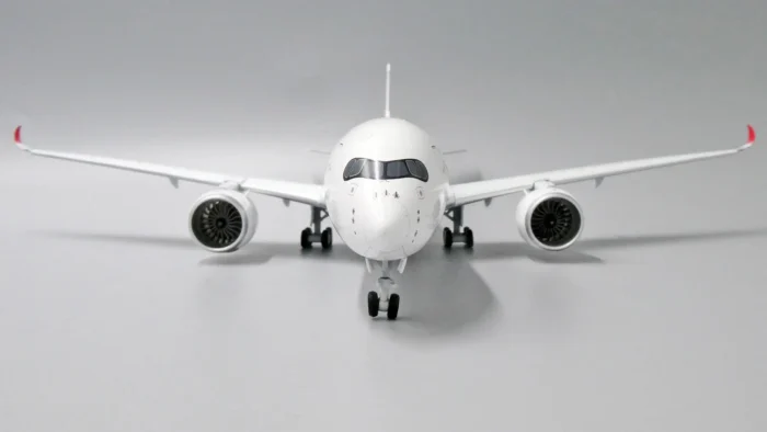 ماکت هواپیما ایرباس A350-900 هواپیمایی ژاپن ۱:۲۰۰ (7)