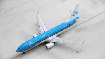 ماکت هواپیما بویینگ 800-737 کالم 1:200 (3)