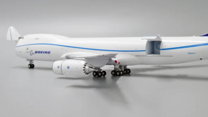 ماکت هواپیما بویینگ 747/8F مقیاس 1:400 (7)