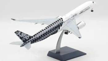ماکت هواپیما ایرباس A350-900 House Colors 1:200 (4)