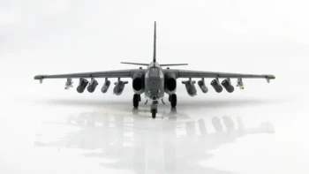 ماکت هواپیما روسی Su-25SM ایر فورس 1:72 (7)