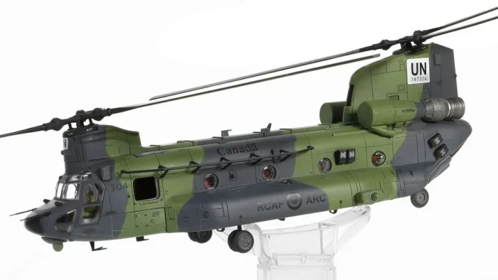 ماکت هلیکوپتر بویینگ چینوک Ch-147F 1:72 (2)