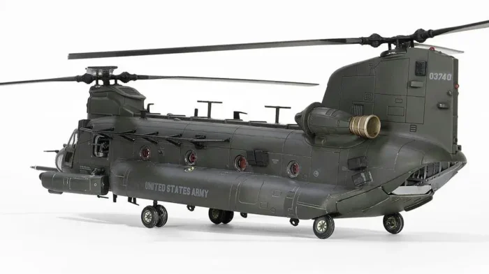 ماکت هواپیما بویینگ چینوک MH-47G 1:72 (3)