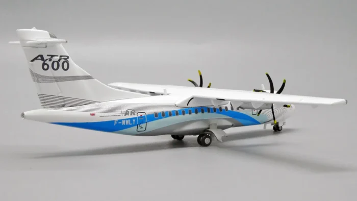 ماکت هواپیما ای تی آر House Colors ATR42-600 (6)