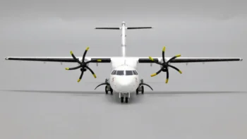 ماکت هواپیما ای تی آر House Colors ATR42-600 (7)