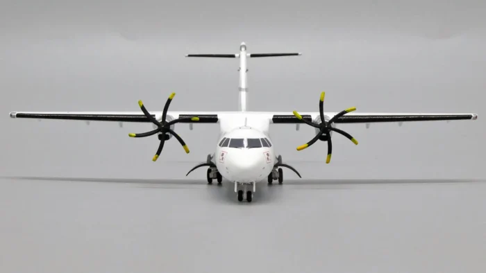 ماکت هواپیما ای تی آر House Colors ATR42-600 (7)