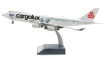 ماکت هواپیما بویینگ Cargolux "Sealife Trust" 747-400F (3)