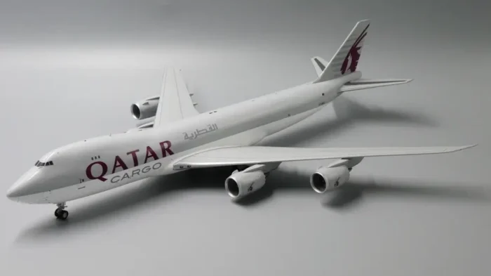 ماکت هواپیما بویینگ 747/8F هواپیمایی قطر Cargo A7-BGB (2)