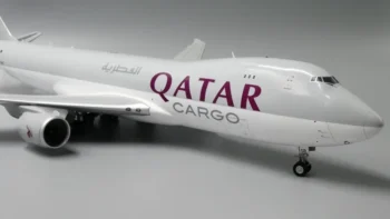 ماکت هواپیما بویینگ 747/8F هواپیمایی قطر Cargo A7-BGB (4)