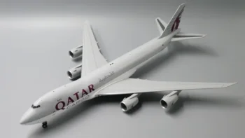 ماکت هواپیما بویینگ 747/8F هواپیمایی قطر Cargo A7-BGB (5)