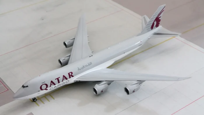 ماکت هواپیما بویینگ 747/8F هواپیمایی قطر Cargo A7-BGB (8)