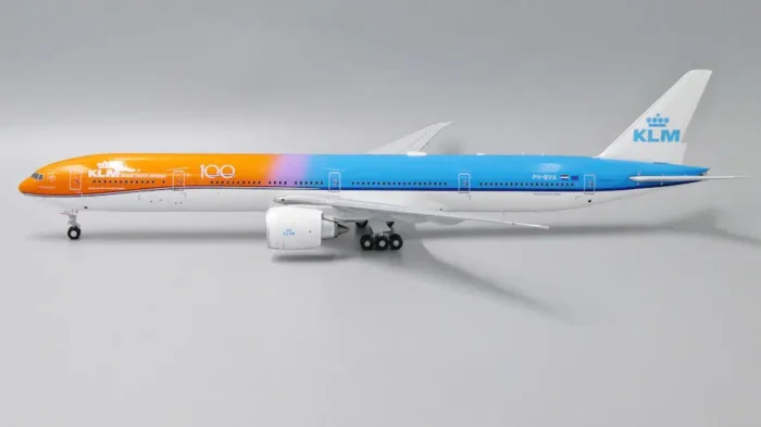 ماکت هواپیما بویینگ 777/300ER KLM Orange Pride 100 Years (14)