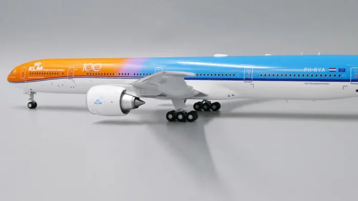 ماکت هواپیما بویینگ 777/300ER KLM Orange Pride 100 Years (5)