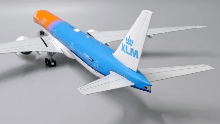 ماکت هواپیما بویینگ 777/300ER KLM Orange Pride 100 Years (9)