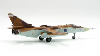 ماکت هواپیما سوخو کالیبر وینگز SU-24MR شمشیرباز روسی (1)