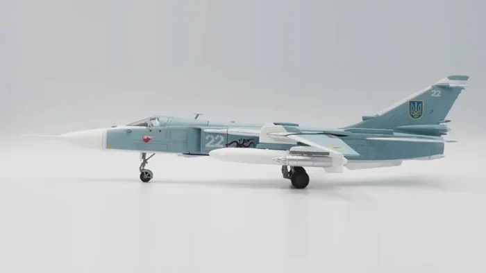 ماکت هواپیما سوخو کالیبر وینگز Su-24M شمشیرباز اوکراین (2)