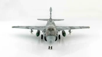 ماکت هواپیما هابی مستر Grumman EA-6B Prowler میدان هوایی افغانستان (1)