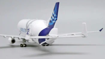 ماکت هواپیما ایرباس A330-743L نهنگ XL حمل و نقل بین المللی (12)