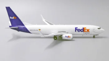ماکت هواپیما جی سی وینگز FedEx Express B737-800 (13)