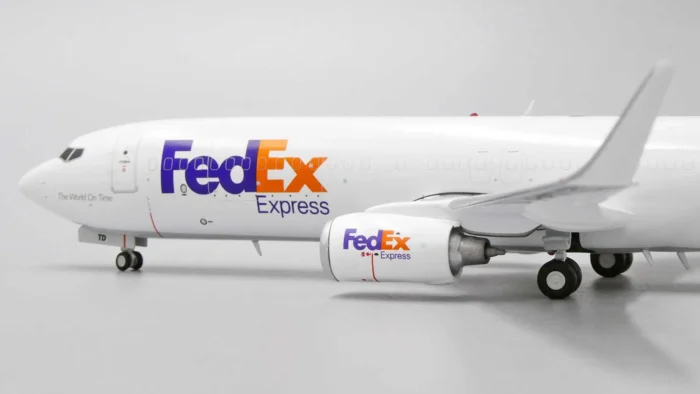 ماکت هواپیما جی سی وینگز FedEx Express B737-800 (3)