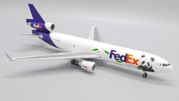ماکت هواپیما جی سی وینگز FedEx Panda Express McDonnell Douglas (10)