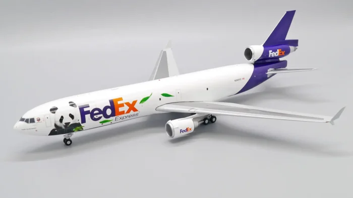 ماکت هواپیما جی سی وینگز FedEx Panda Express McDonnell Douglas (11)
