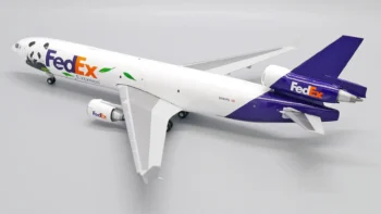 ماکت هواپیما جی سی وینگز FedEx Panda Express McDonnell Douglas (12)