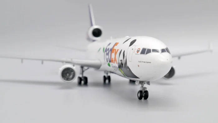ماکت هواپیما جی سی وینگز FedEx Panda Express McDonnell Douglas (14)