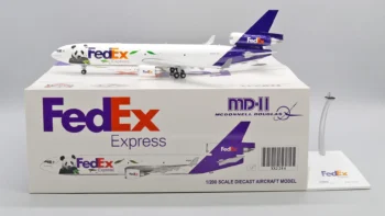 ماکت هواپیما جی سی وینگز FedEx Panda Express McDonnell Douglas (3)