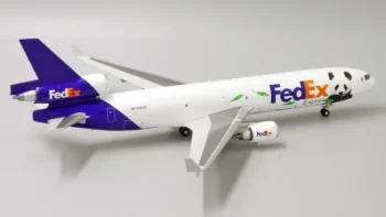 ماکت هواپیما جی سی وینگز FedEx Panda Express McDonnell Douglas (5)