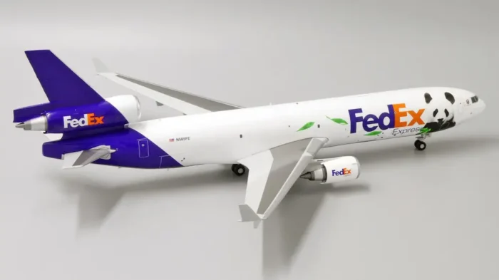 ماکت هواپیما جی سی وینگز FedEx Panda Express McDonnell Douglas (5)