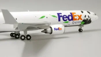 ماکت هواپیما جی سی وینگز FedEx Panda Express McDonnell Douglas (6)