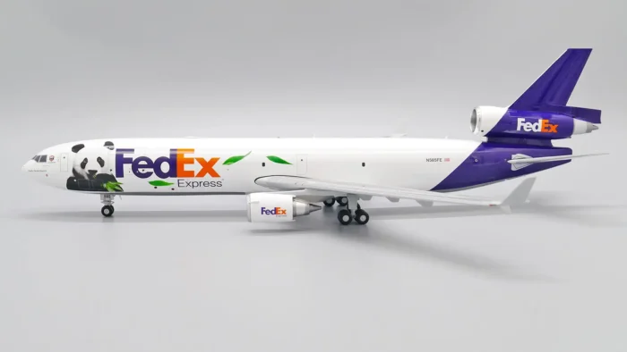 ماکت هواپیما جی سی وینگز FedEx Panda Express McDonnell Douglas (8)