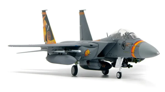 ماکت هواپیما جی سی وینگز McDonnell Douglas F15SG نیروی هوایی سنگاپور (4)