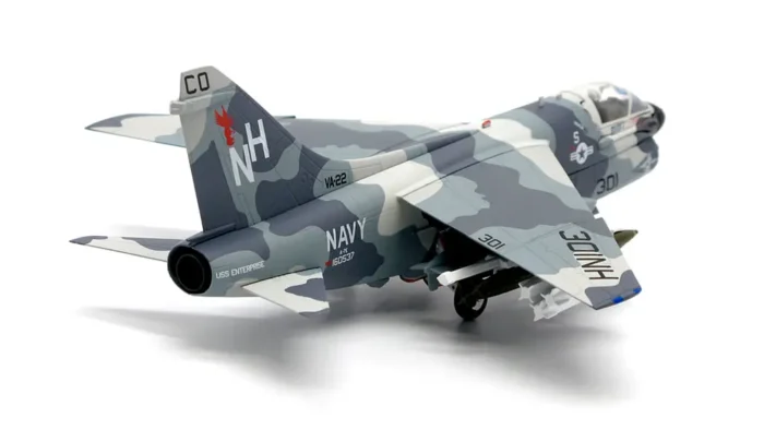 ماکت هواپیما جی سی وینگز A-7E Corsair II نیروی دریایی آمریکا (5)
