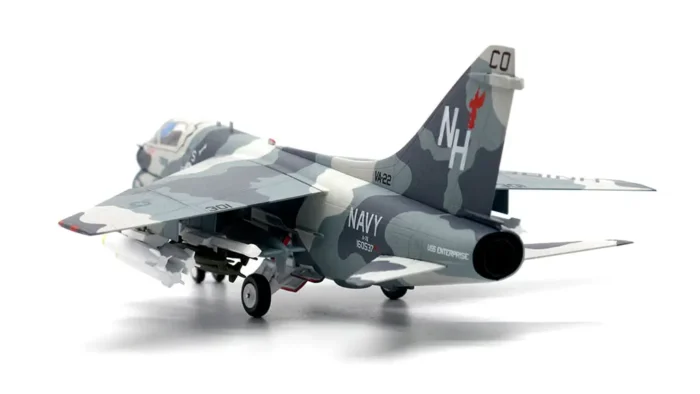 ماکت هواپیما جی سی وینگز A-7E Corsair II نیروی دریایی آمریکا (6)