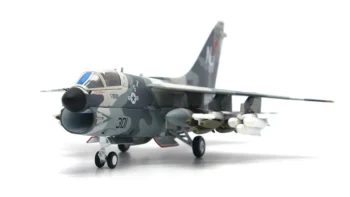 ماکت هواپیما جی سی وینگز A-7E Corsair II نیروی دریایی آمریکا (8)