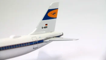 ماکت هواپیما ایرباس A321-231 هواپیمایی لوفت هانزا (1)