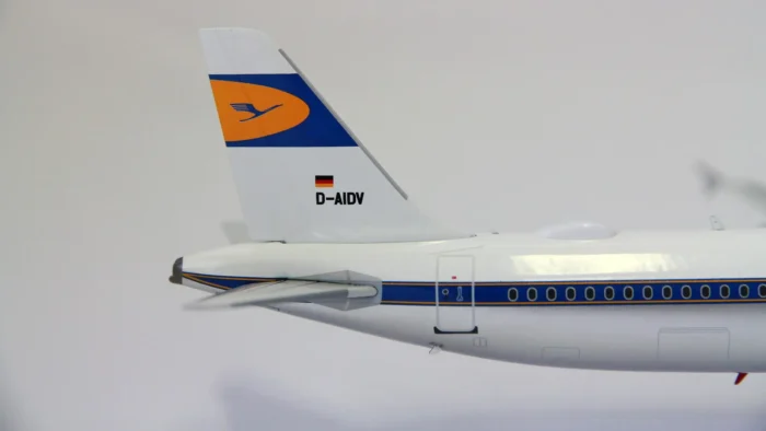 ماکت هواپیما ایرباس A321-231 هواپیمایی لوفت هانزا (2)