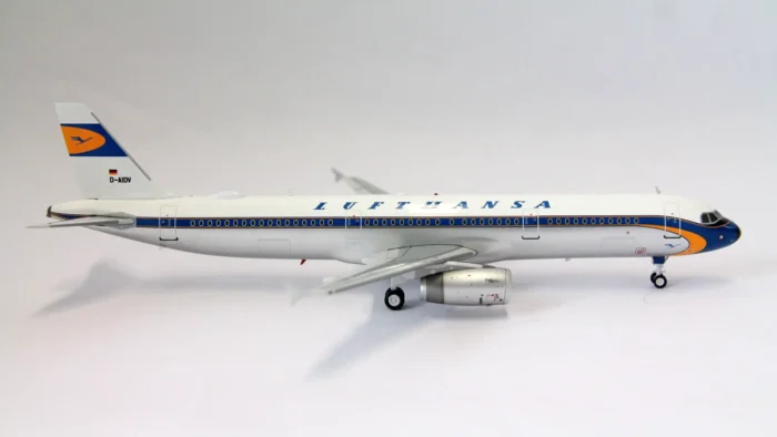 ماکت هواپیما ایرباس A321-231 هواپیمایی لوفت هانزا (3)