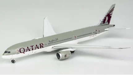 ماکت هواپیما بویینگ 9-787 Dreamliner هواپیمایی قطر (1)