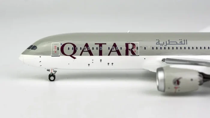 ماکت هواپیما بویینگ 9-787 Dreamliner هواپیمایی قطر (5)