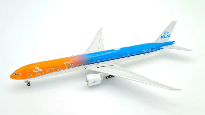 ماکت هواپیما بویینگ 777/300ER KLM (2)