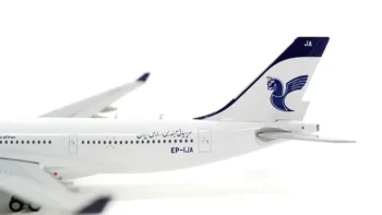 ماکت هواپیما ایرباس A330-200 هواپیمایی ایران ایر (2)