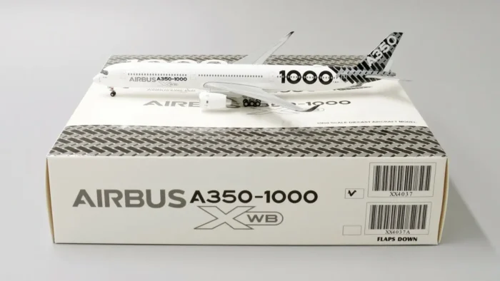 ماکت هواپیما ایرباس House Color A350-1000 الیاف کربن (11)