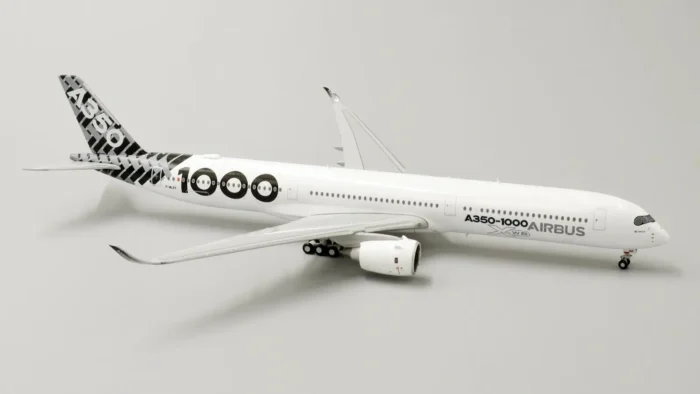 ماکت هواپیما ایرباس House Color A350-1000 الیاف کربن (7)