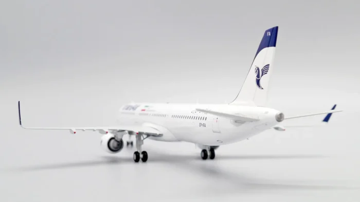 ماکت هواپیما ایرباس A321 هواپیمایی ایران ایر (11)