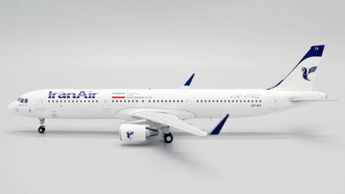 ماکت هواپیما ایرباس A321 هواپیمایی ایران ایر (4)
