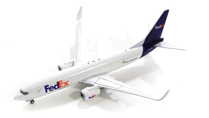 ماکت هواپیما بوئینگ 737-800 فدکس