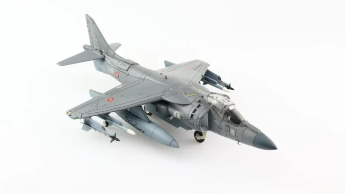 ماکت هواپیما هابی مستر AV-8B Harrier II (1)